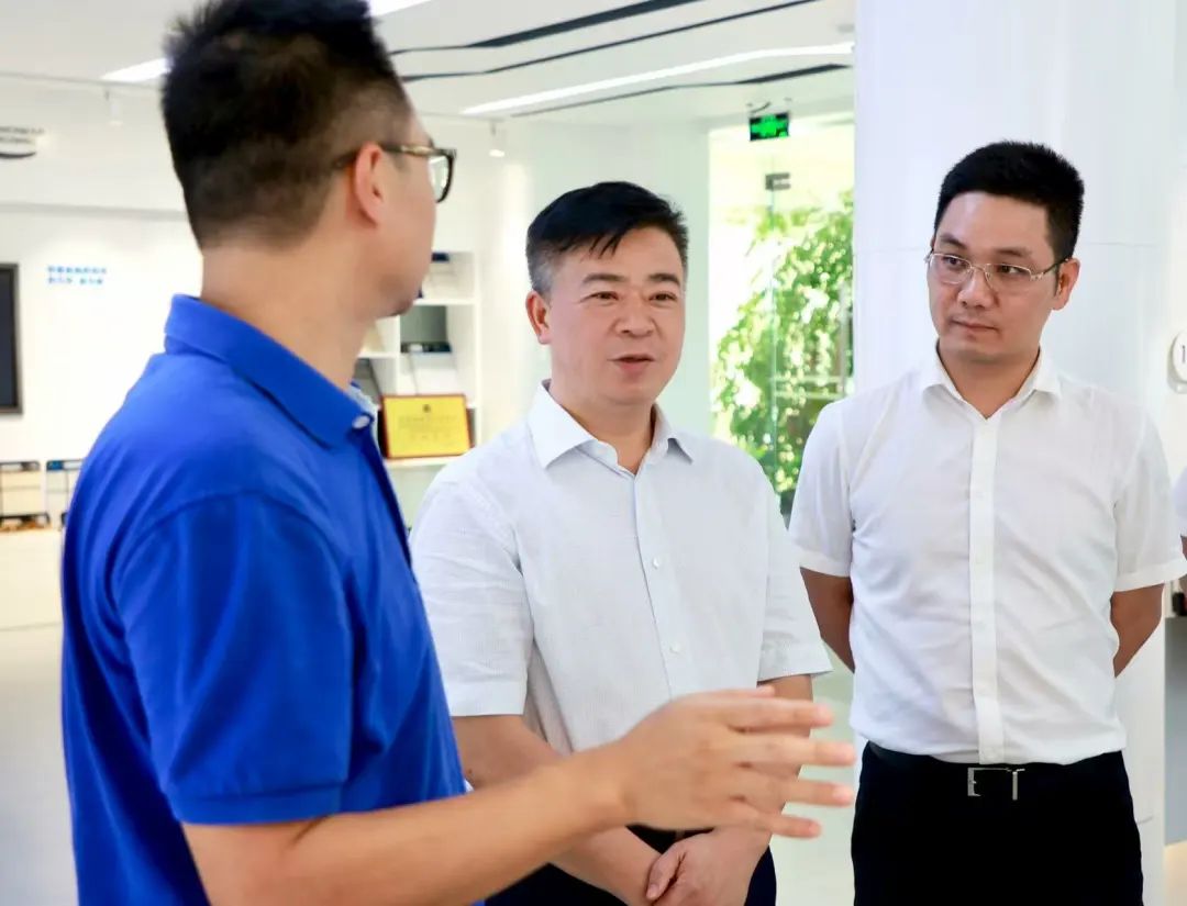 秦國(guó)良調(diào)研重點(diǎn)企業(yè) 加快轉(zhuǎn)型升級(jí)，助推高質(zhì)量發(fā)展轉(zhuǎn)向涂料制造新高地